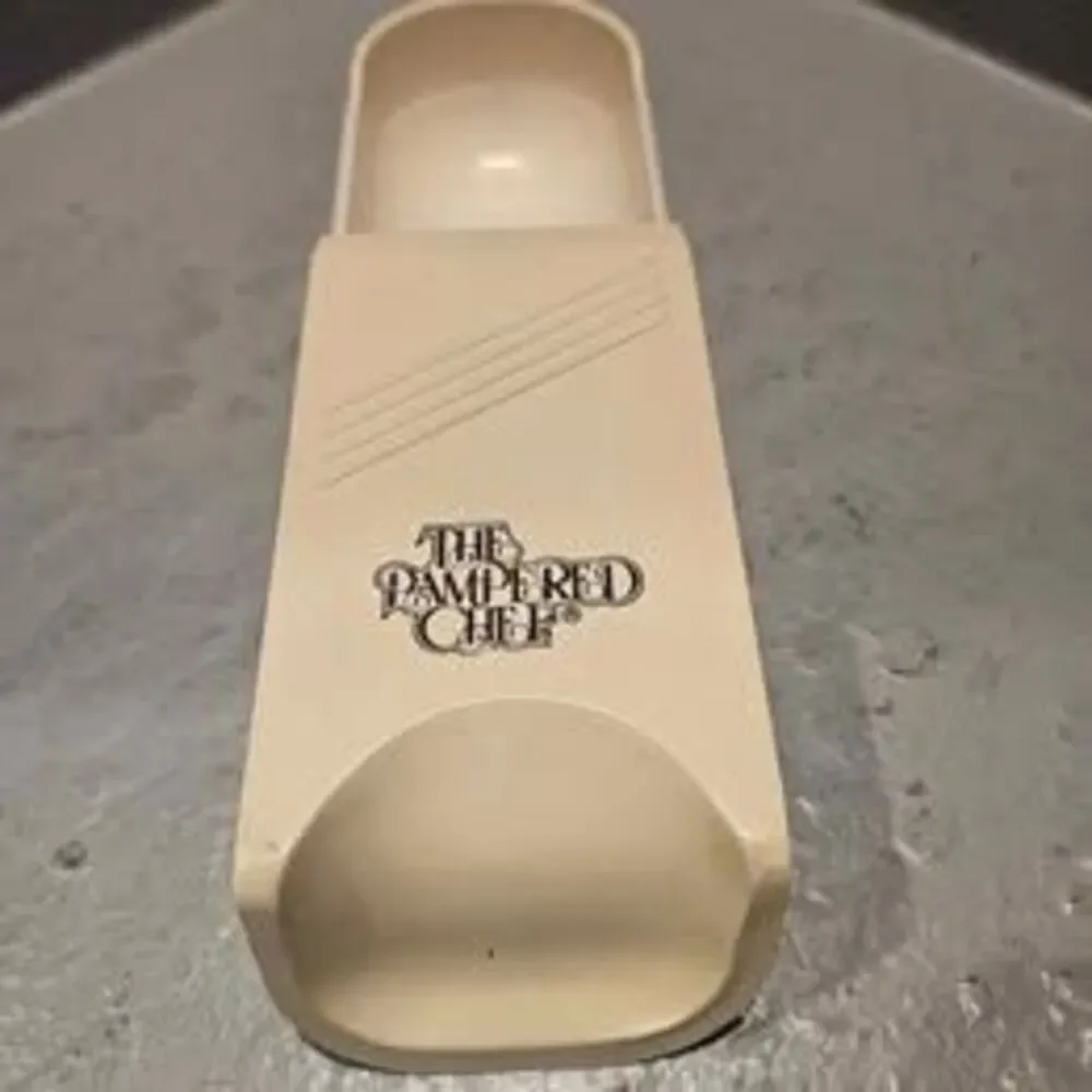 The Pampered Chef Measuring Cup Measure All Plastic PC